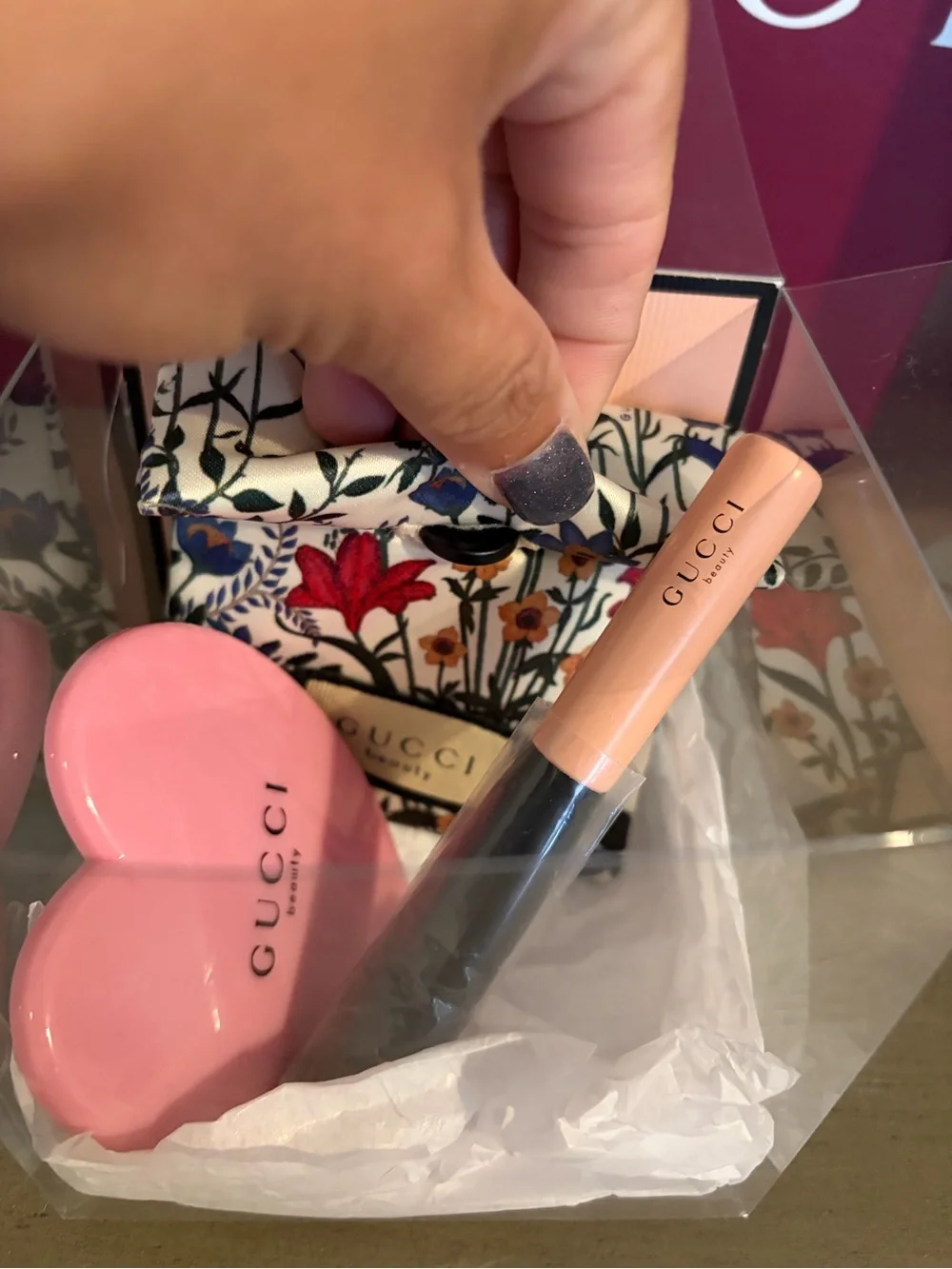 Gucci beauty brush, mirror & jewelry pouch!!❤️ Floral Compact Pouch-Multicolor❤️